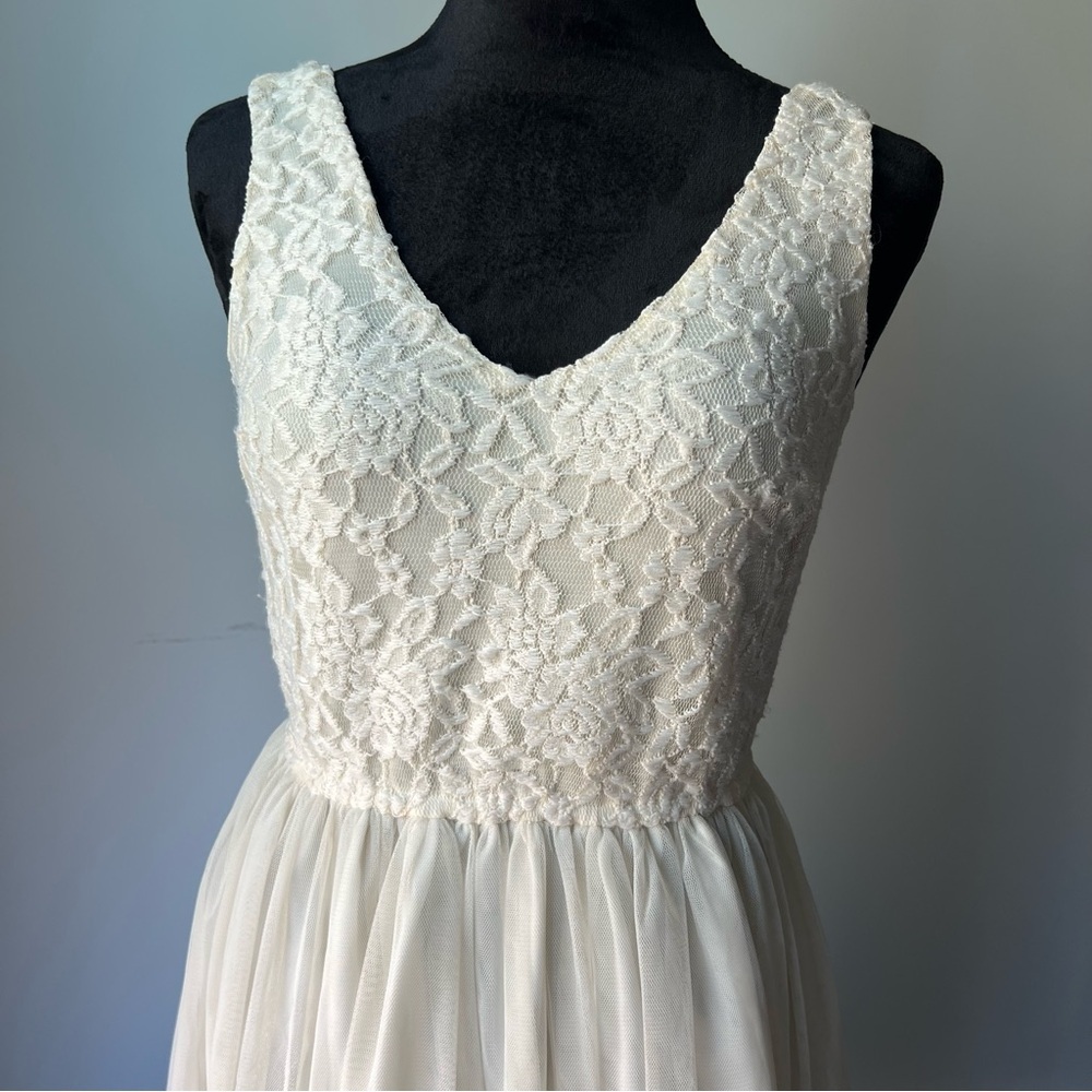 Forever 21 Cream Sleeveless Dress